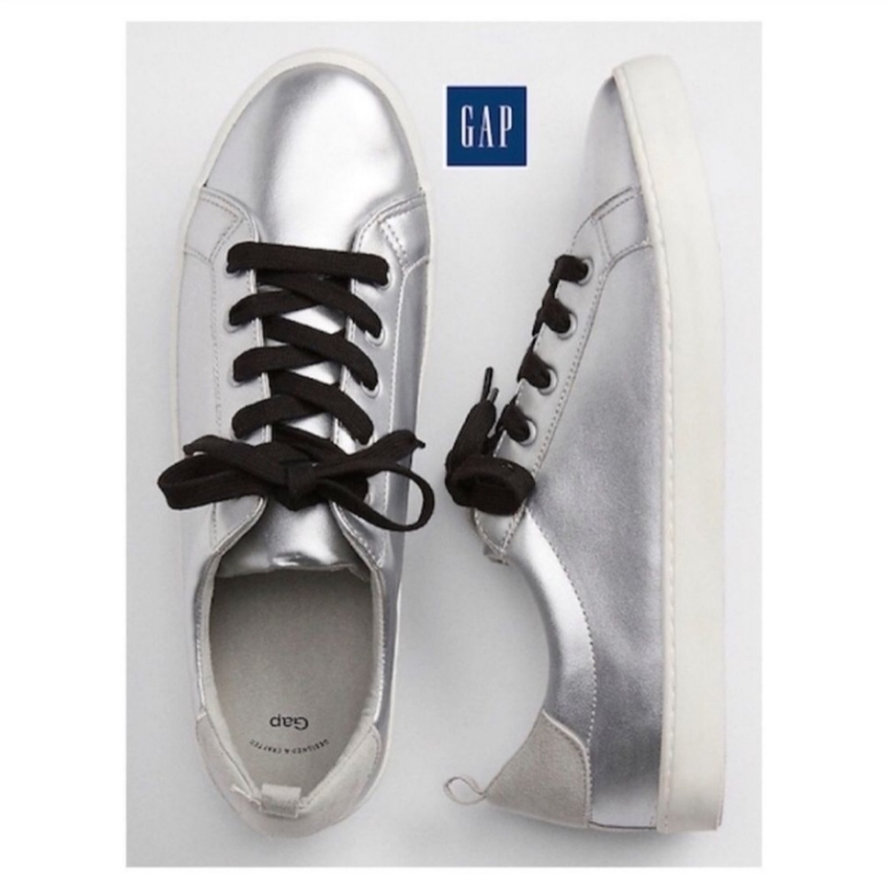 GAP womes sneakers